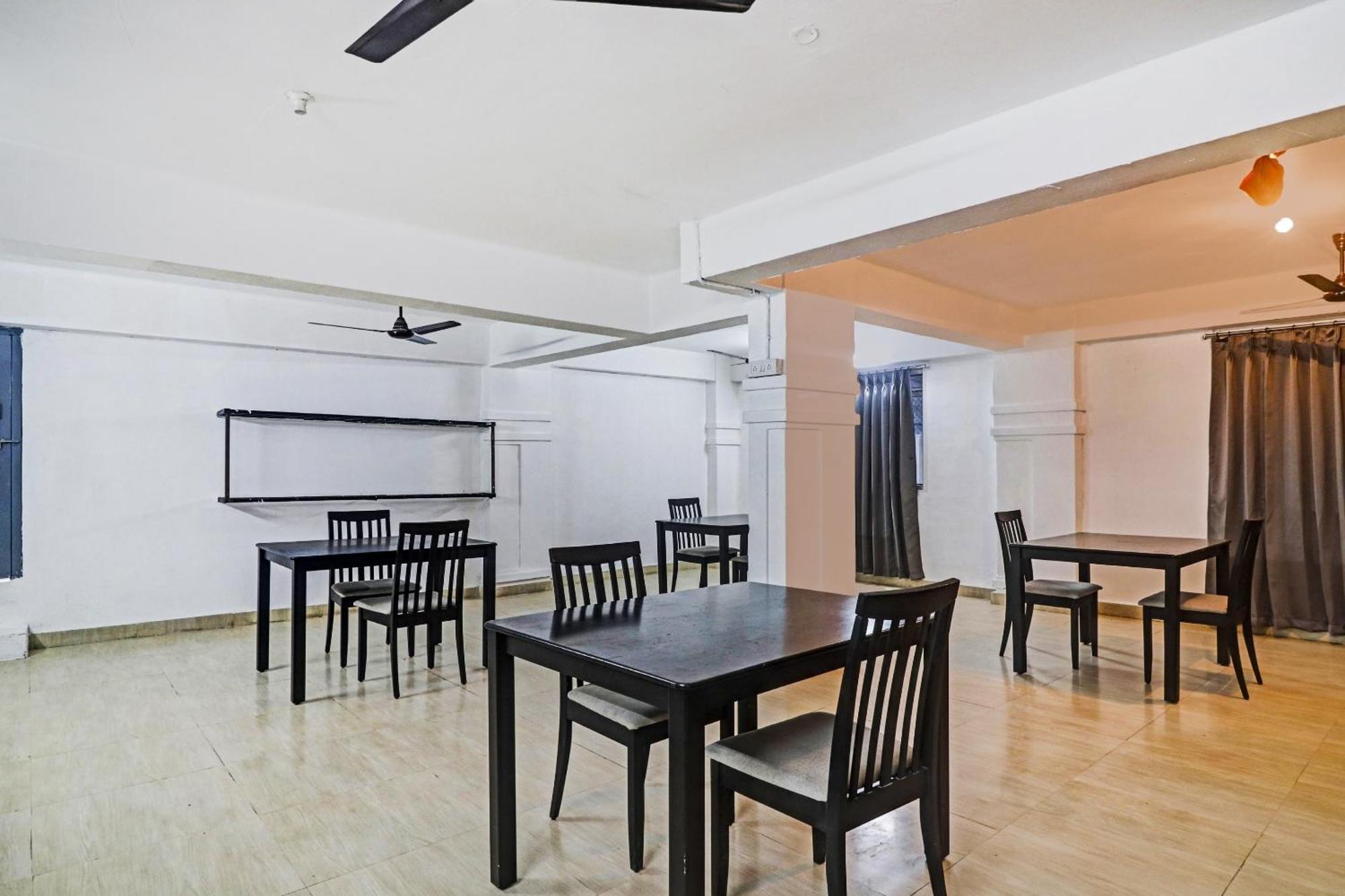 Gachibowli Townhouse De Alphabet Hotel מראה חיצוני תמונה